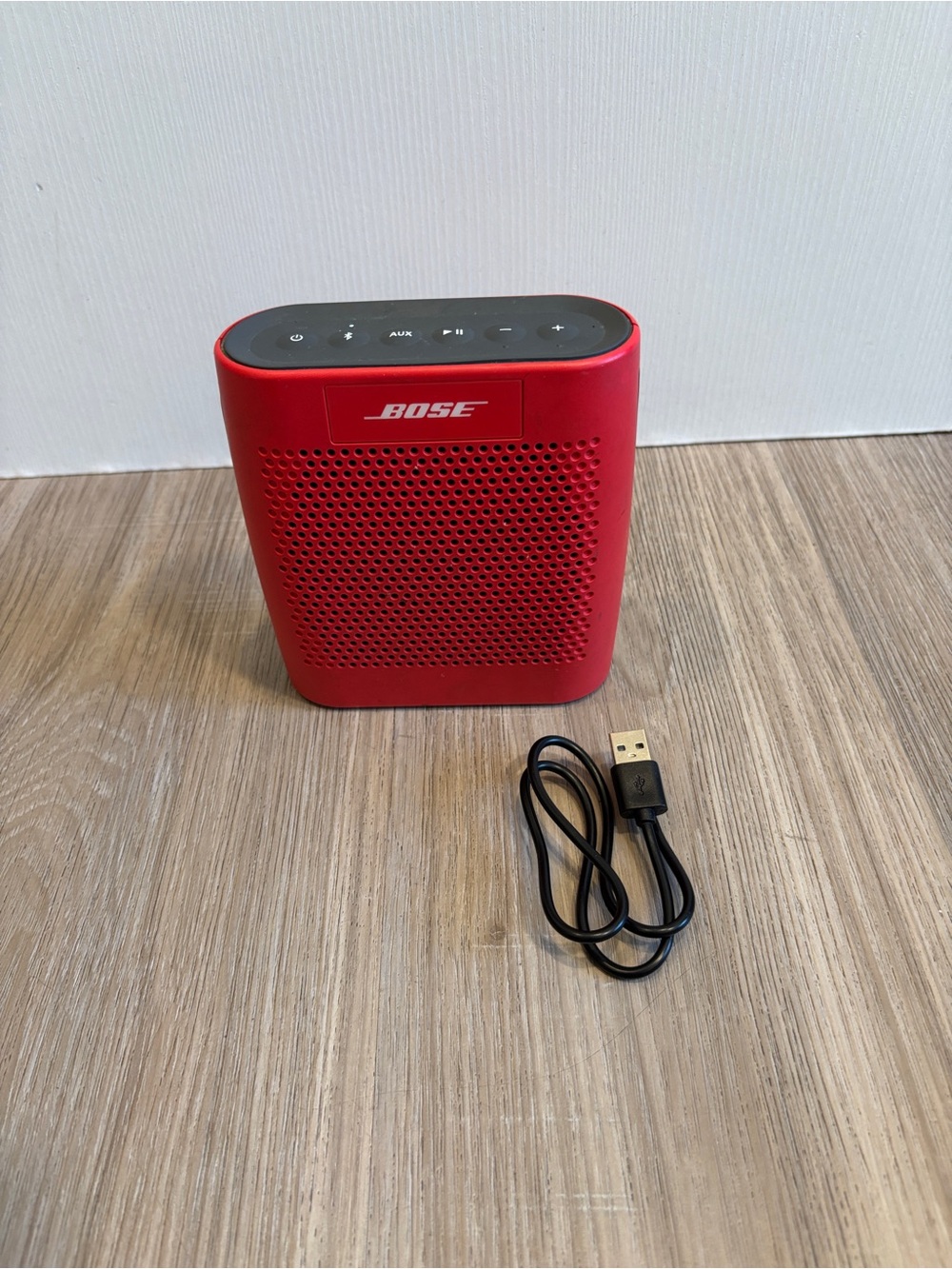 Bose SoundLink Color Portable Wireless Bluetooth Speaker System Red Charger